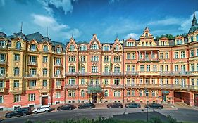 Carlsbad Plaza Medical Spa & Wellness Hotel